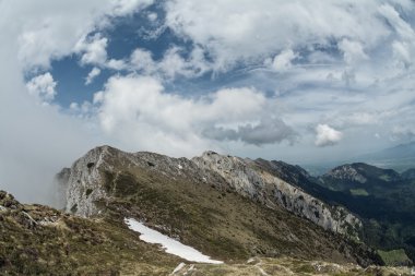 Piatra Craiului dağlar, Transilvanya yollar üzerinden görüntülemek,
