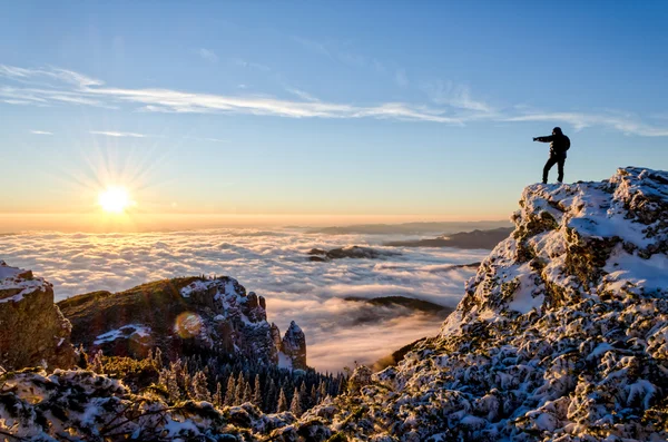 Escursionista che celebra il successo — Foto Stock