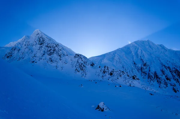 Sunset over the ridge — Stock Photo, Image