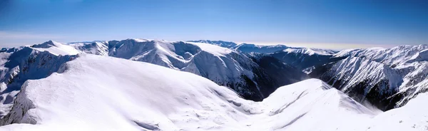 Panorama na grzbietach Gór w zimie — Zdjęcie stockowe