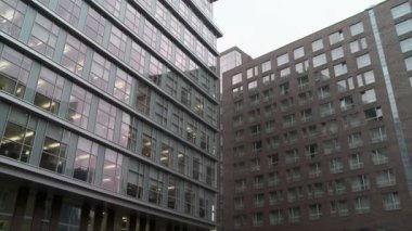 Yüksek katlı ofis binaları görünümünü