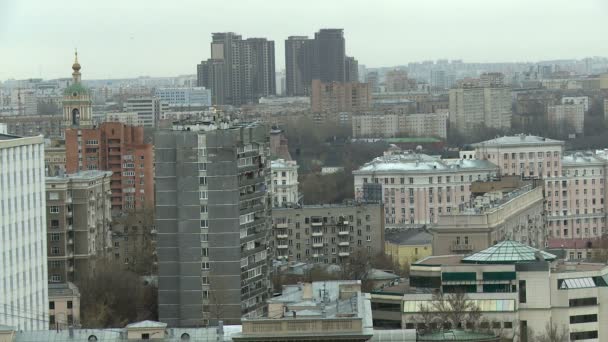 Paisagem urbana. Vista superior de edifícios altos — Vídeo de Stock