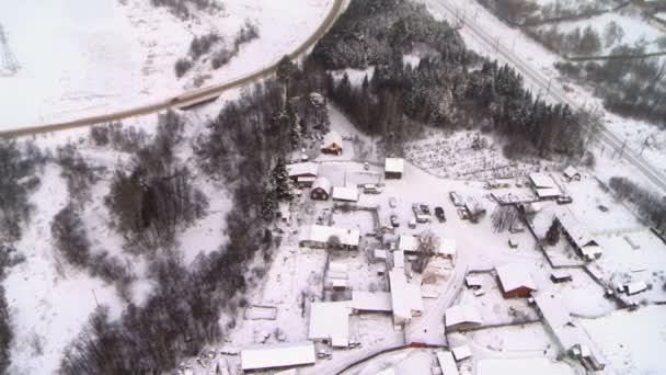 雪に覆われた村のトップ ビュー — ストック動画