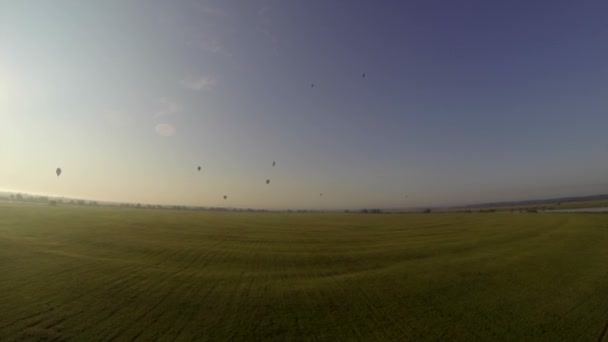 Ballonfahren. Luftaufnahme der Sommerlandschaft — Stockvideo