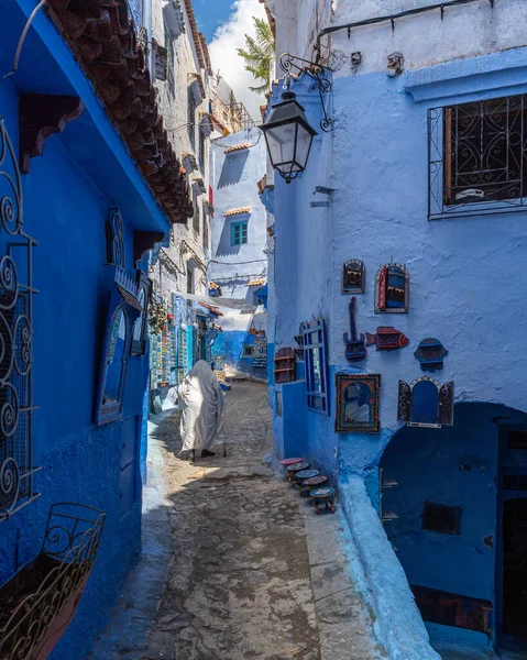 Şef Chaouen, Fas, 2 Mayıs 2025. Chefchaouen Medina 'daki renkli sokak, tipik evleri ve binalarıyla mavi şehir olarak bilinir.