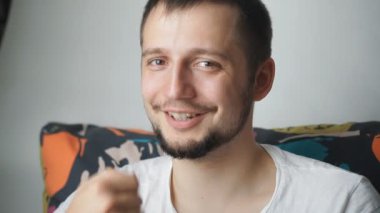 yakın çekim flört adam portresi