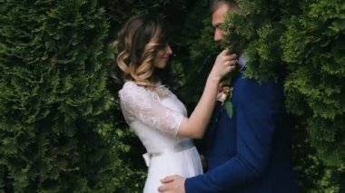 Selvi içinde öpüşme aşk güzel Çift