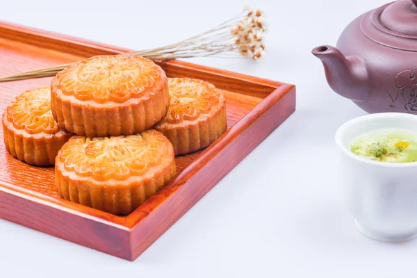 Fiesta tradicional china del Festival de Otoño Medio pasteles de luna y té — Foto de Stock