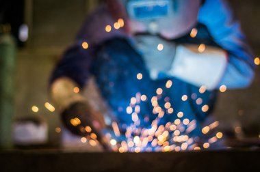 Bulanık fotoğraf. Parlak ve koyu ve renkli. Arka plan odağını.