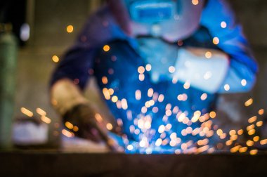 Bulanık fotoğraf. Parlak ve koyu ve renkli. Arka plan odağını.