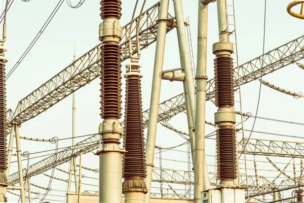 Torre de subestación eléctrica para generar energía con fondo de cielo — Foto de Stock