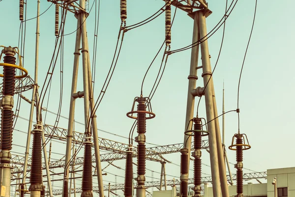 Electric substation tower for generating energy with sky background — Stock Photo, Image