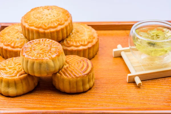 Mooncake and tea,Chinese mid autumn festival food. — Stock Photo, Image