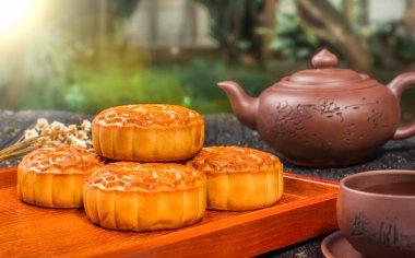 Çin sonbahar ortası festivali için ay çöreği.