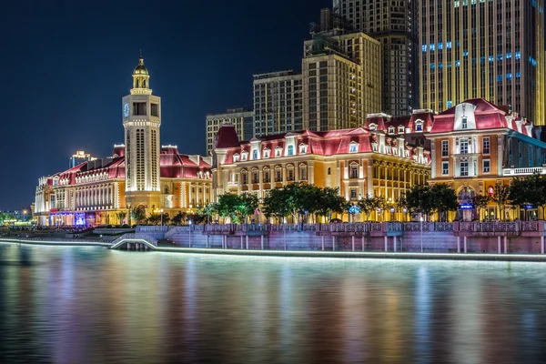 Vacker natt utsikt över floden haihe i tianjin, China — Stockfoto