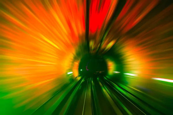 Comboio em movimento em Túnel vista abstrata — Fotografia de Stock
