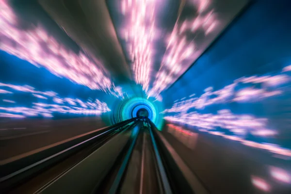 Движение поезда в туннеле - Абстрактный вид — стоковое фото