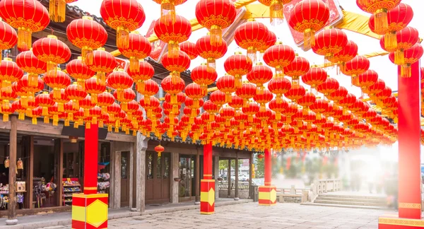 Décorations de lanterne rouge chinoise festive — Photo