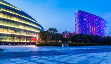 Skyline ve şehir planına sahip modern kare