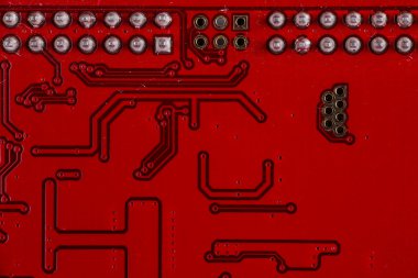 Elektronik devre kartının işlemcili yakın plan görüntüsü