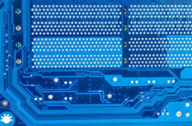 Elektronik devre kartının işlemcili yakın plan görüntüsü