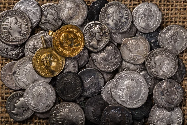 Starověké mince římské říše. — Stock fotografie