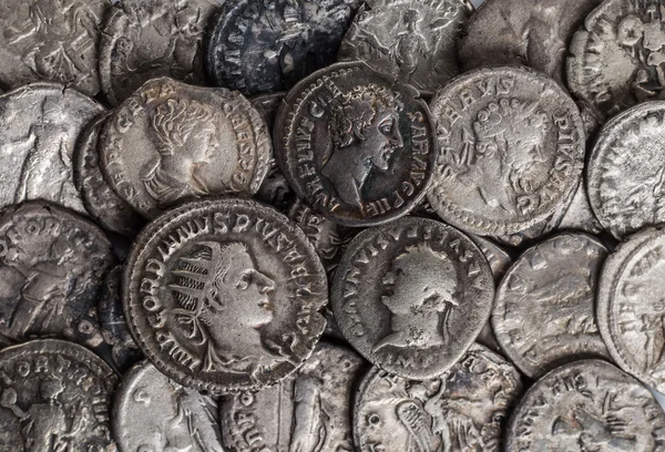 Древние монеты Римской империи . — стоковое фото