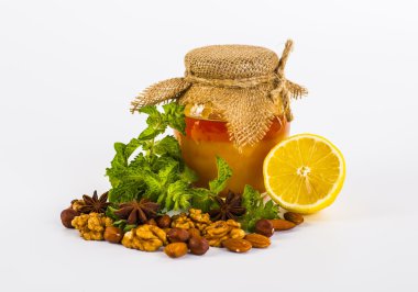 üzerine beyaz izole bağışıklığı güçlendirmek için sağlıklı malzemelerle