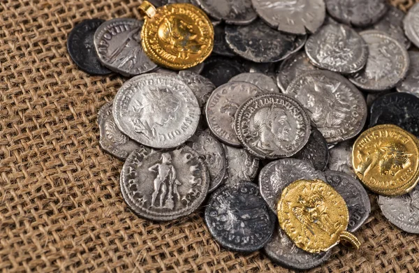 Ancient coin of the Roman Empire. — Stock Photo, Image