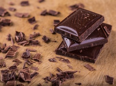 Çikolata bar / çikolata parçaları bar / fındık çikolata / çikolata b