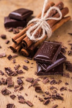 Çikolata bar / çikolata parçaları bar / fındık çikolata / çikolata b