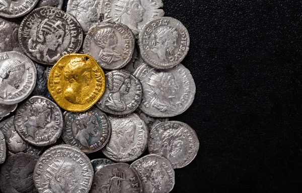 Roma İmparatorluğu, altın ve gümüş sikkeleri.