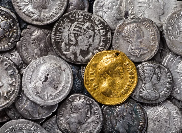 Monete dell'Impero Romano, oro e argento . — Foto Stock