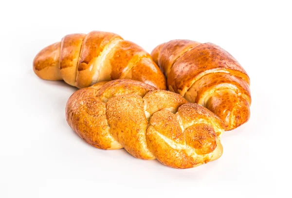 Croissant frais sur fond blanc — Photo