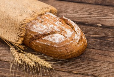 Çok karışık ekmek ve rulolar yukarıda vurdu.