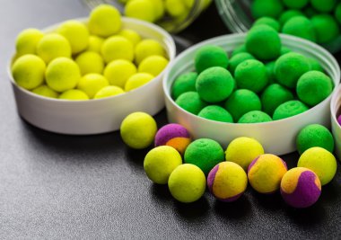 Yemler üzerinde sazan yakalamak