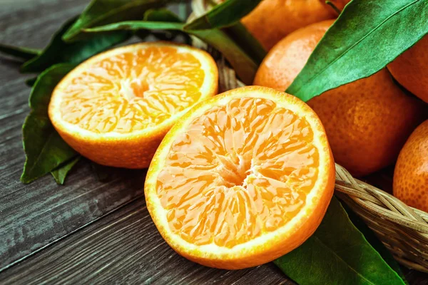 Oranges Fraîches Sur Une Table Bois — Photo