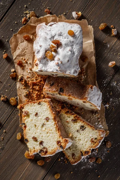 Gâteau Éponge Traditionnel Fait Maison Délicieux Muffin Sur Fond Bois — Photo