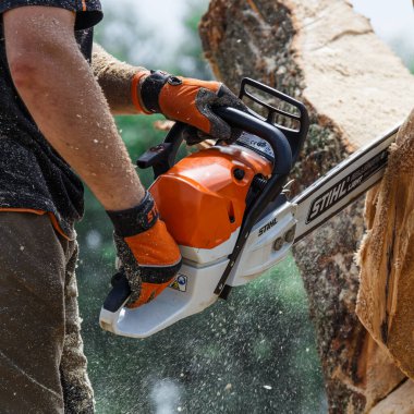 Khmelnitsky. Ukrayna. 22 Haziran 2019. Khmelnitsky 'de elektrikli testere. Stihl, Alman elektrikli testere ve diğer el teçhizatı üreticisi.