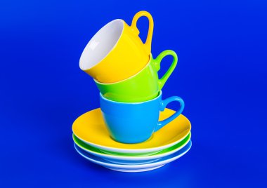 çok renkli bardak yapılan kule