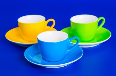 çok renkli bardak yapılan kule