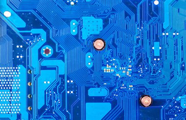 Elektronik devre kartının işlemcili yakın plan görüntüsü