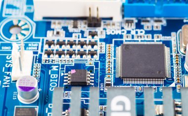 Yazdırılan bilgisayar motherboard ile microcircuit, yakın çekim