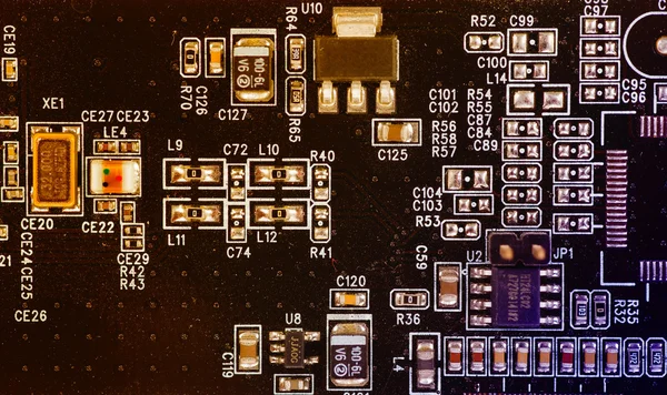 Primer plano de la placa de circuito electrónico con procesador —  Fotos de Stock