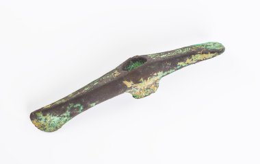 Beyaz backgr izole Tarih öncesi bronz balta, antik halklar,