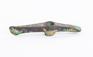 Beyaz backgr izole Tarih öncesi bronz balta, antik halklar,