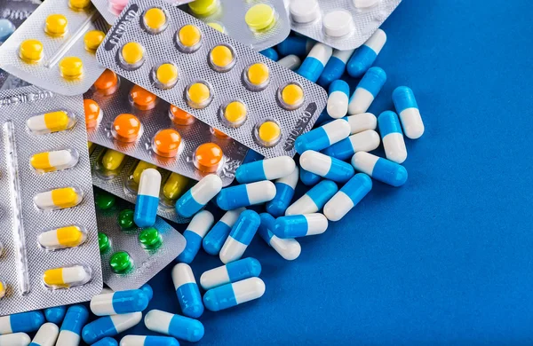 Разнообразие лекарств и лекарств — стоковое фото