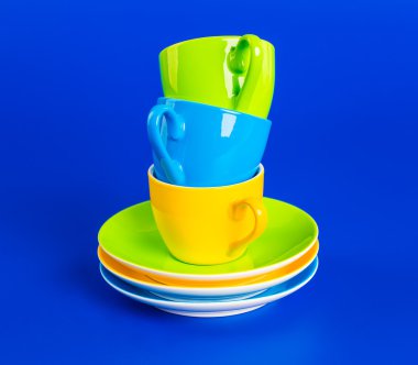 çok renkli bardak yapılan kule