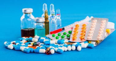 ilaçlar Tablet ve kapsül bir ölçek