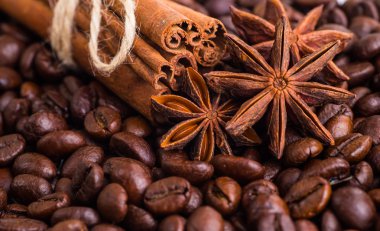 Kavrulmuş kahve çekirdekleri, arka plan olarak kullanılabilir.